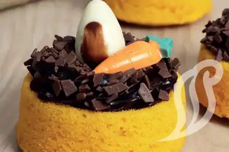 Minicake Cenoura com Brigadeiro Minicake Cenoura com Brigadeiro