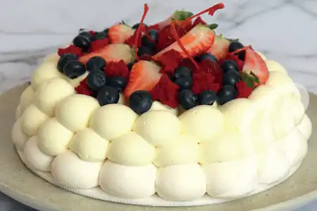 Pavlova com Frutas Vermelhas Pavlova com Frutas Vermelhas