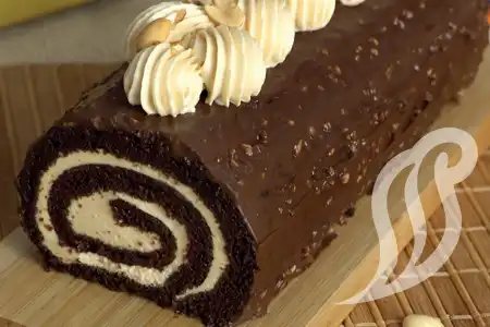 Rocambole de Chocolate com Mousse Doce de Leite Rocambole de Chocolate com Mousse Doce de Leite